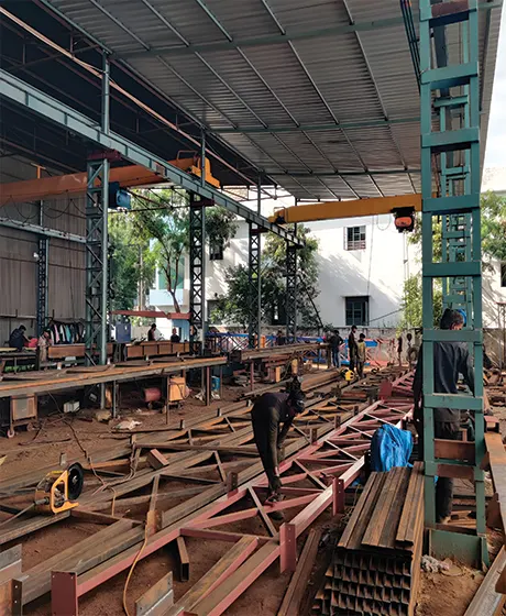 Compact single girder EOT crane used for industrial material handling
